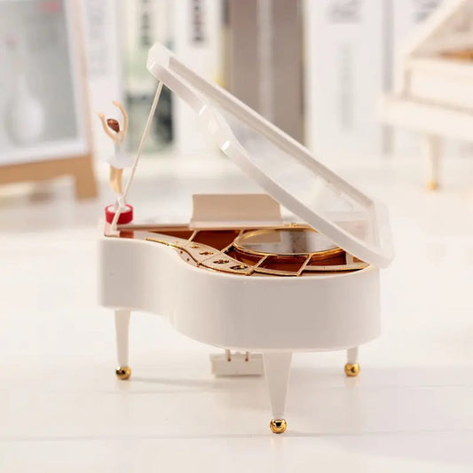 Classic piano music box - Otloubnow