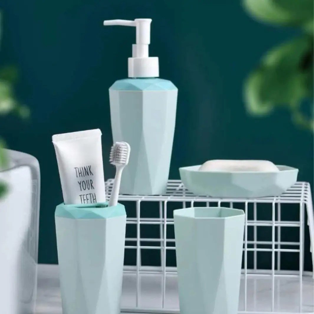 4 pcs bathroom set - Otloubnow