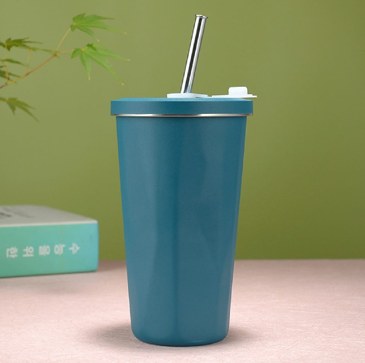 600 ml stainless steel cup with lid and lockable straw - Otloubnow