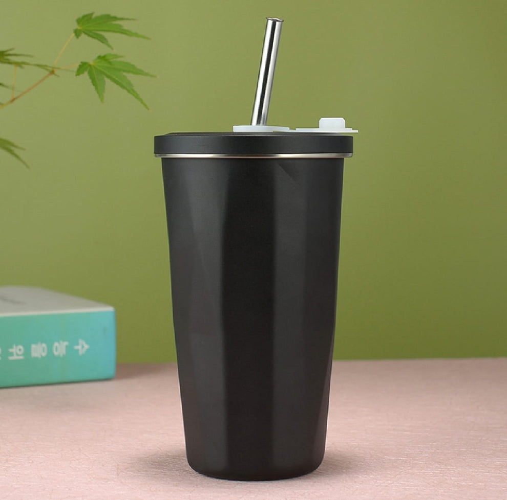 600 ml stainless steel cup with lid and lockable straw - Otloubnow