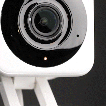 كاميرا مراقبة خارجية سلكية Wyze Cam v4 بدقة 2.5K مع رؤية ليلية وإضاءة كاشفة وصوت ثنائي الاتجاه