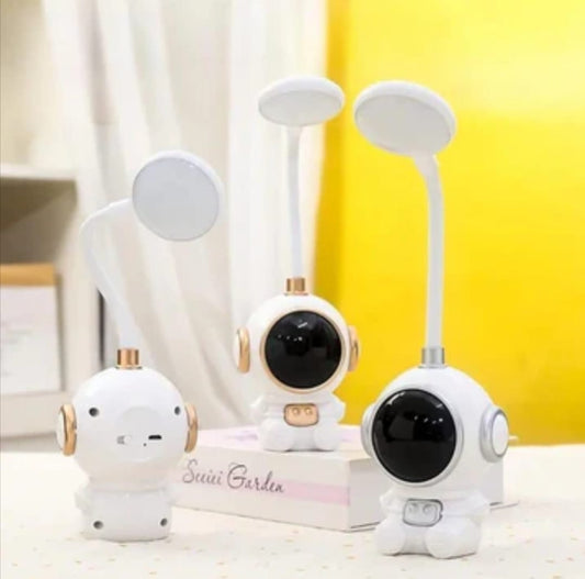 Astronaut table lamp - Otloubnow