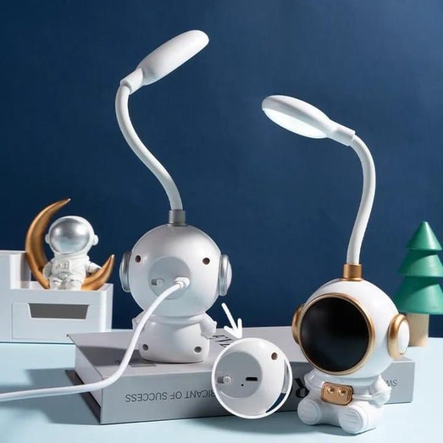 Astronaut table lamp - Otloubnow