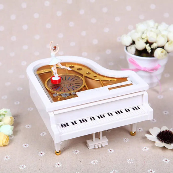 Classic piano music box - Otloubnow