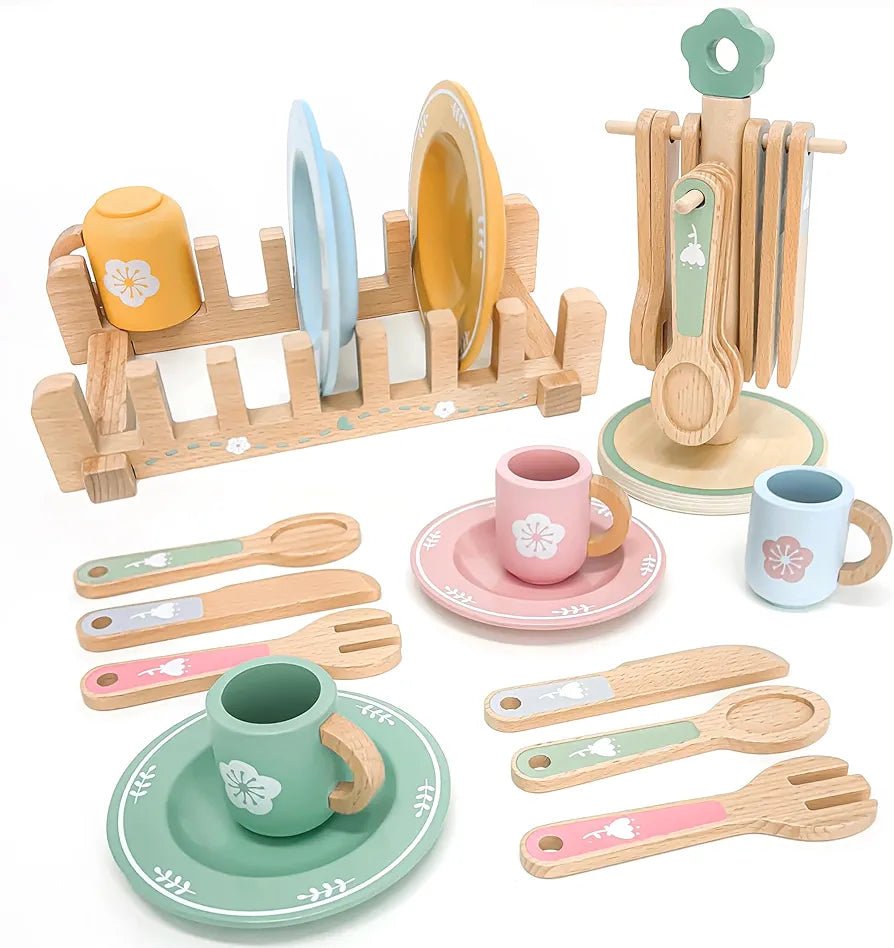 My little dinnerware wood set - Otloubnow