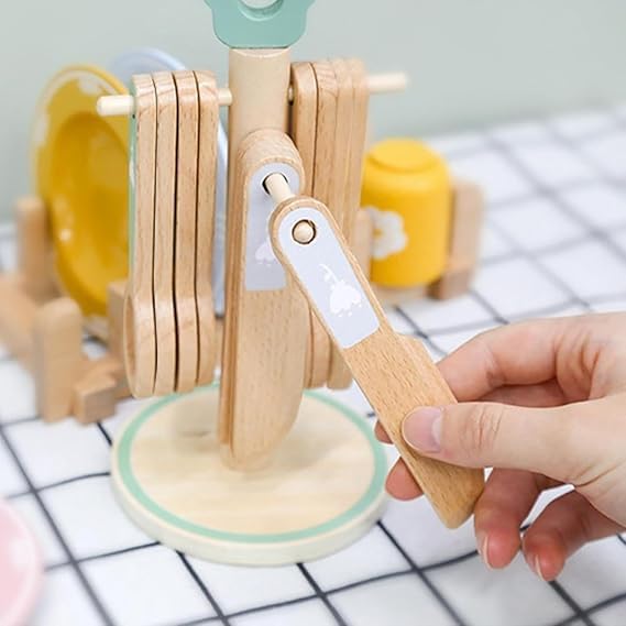 My little dinnerware wood set - Otloubnow