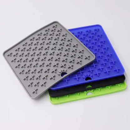 Silicone Pet Licking Mat for Stress Relief and Fun - Otloubnow